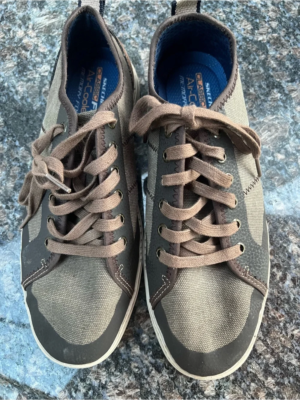 Skechers Men’s Brown Canvas Low-Top Lace-Up Sneakers